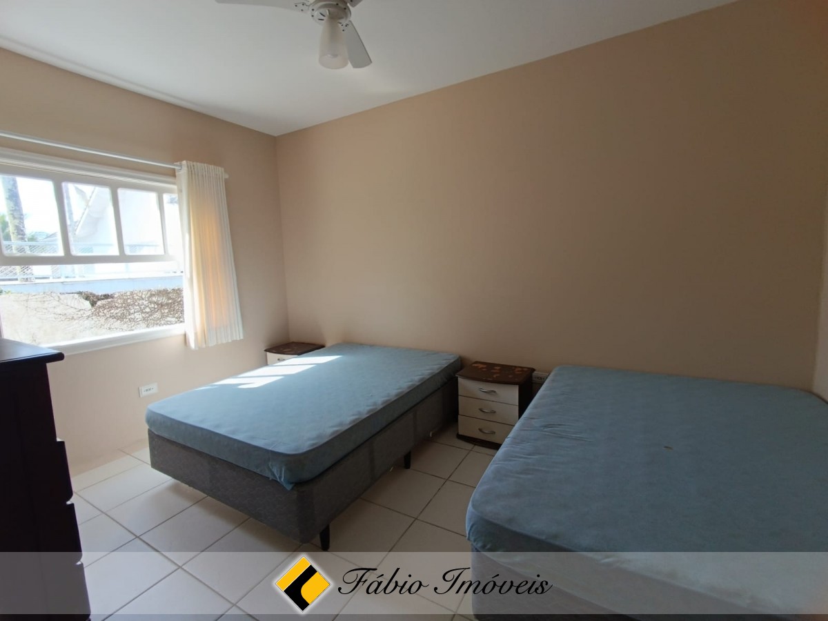 Sobrado com piscina a 100 m da praia!!!! – Foto 6