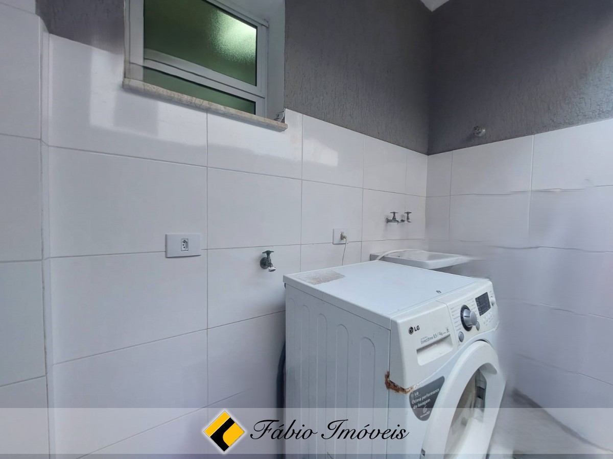 Casa com piscina em excelente localização!! – Foto 8