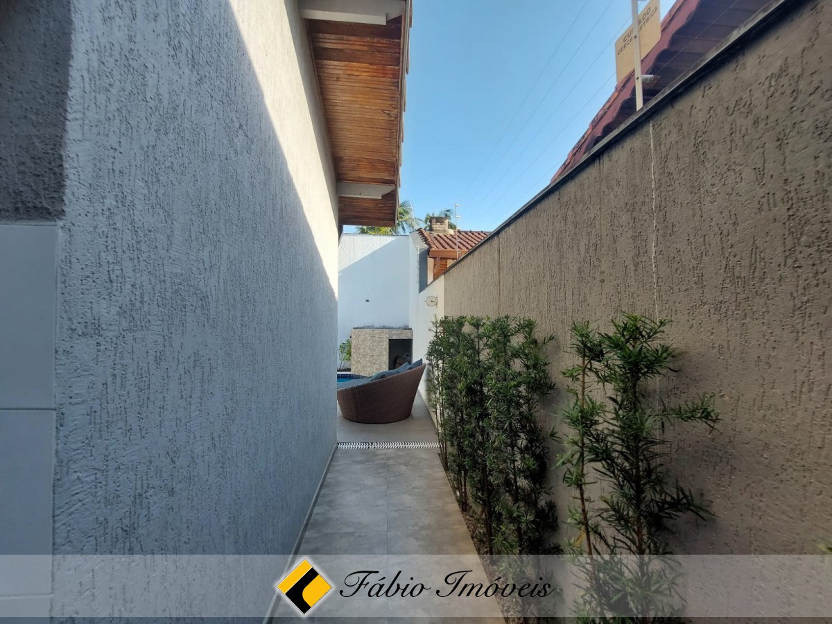 Casa com piscina em excelente localização!! – Foto 9