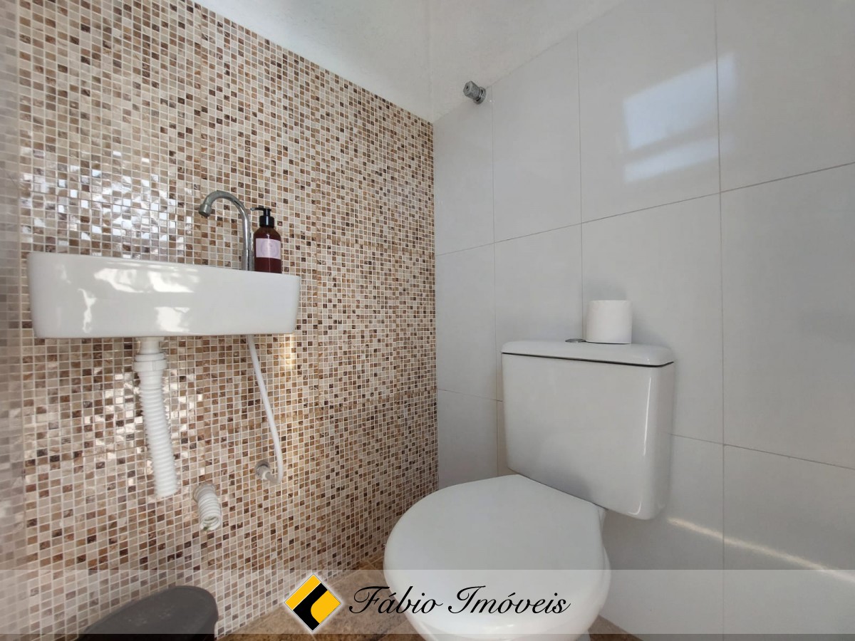 Casa com piscina em excelente localização!! – Foto 13