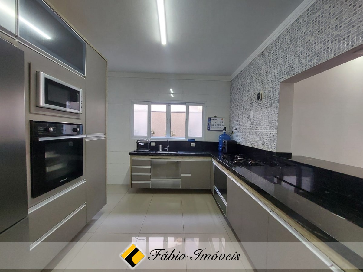 Casa com piscina em excelente localização!! – Foto 25