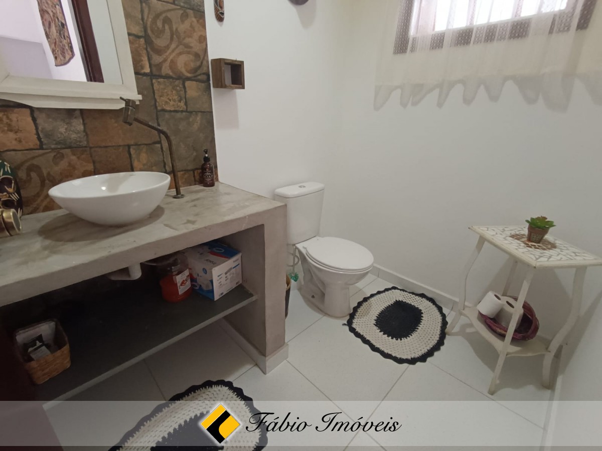 Linda casa a venda em Peruíbe a apenas 300m do mar – Foto 6