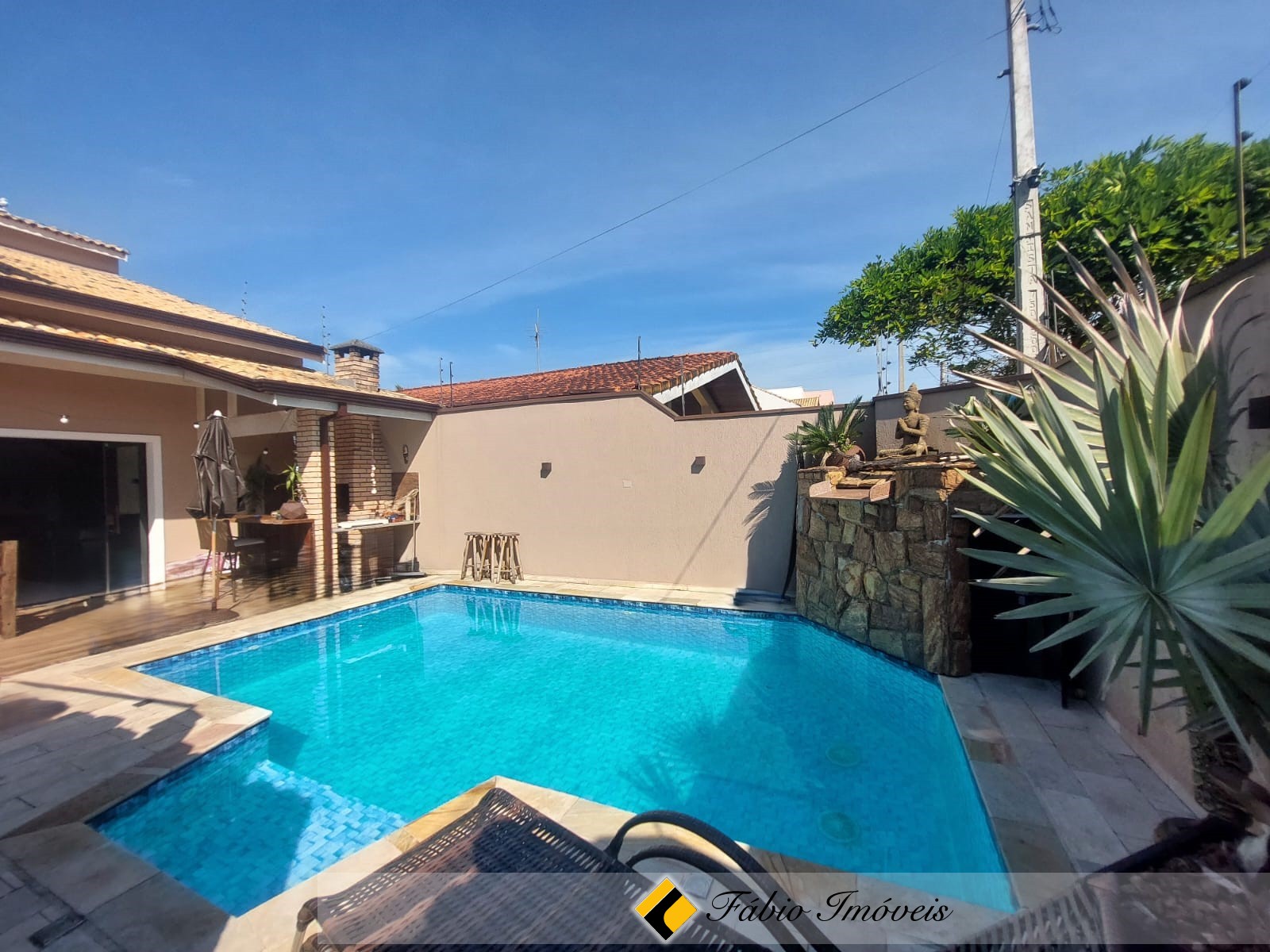 Sobrado encantador, próximo ao mar!!