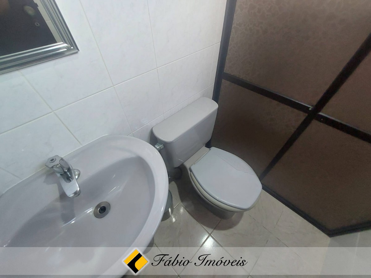 Casa em bairro nobre!! – Foto 4