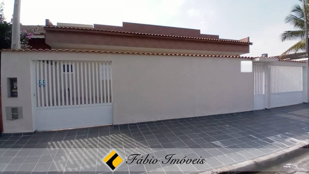 Casa com piscina a 250 metros da praia!