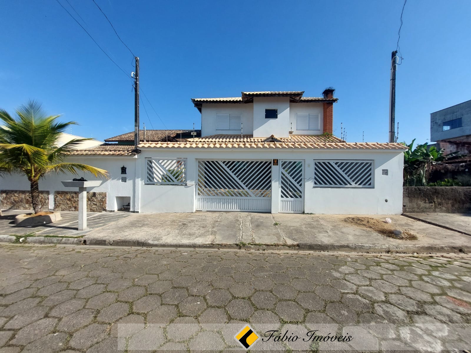 Sobrado Novo, necessitando de acabamento! – Foto 1