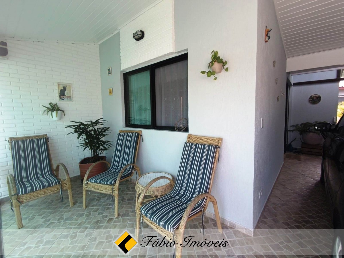 Casa com piscina a apenas 40m do mar! – Foto 2