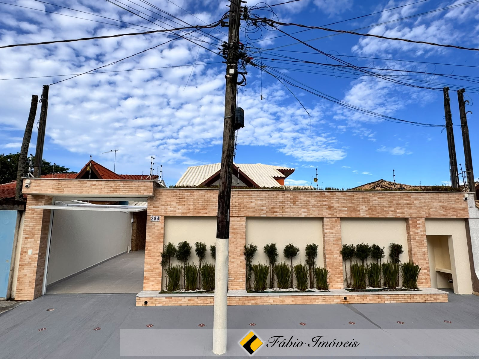 Sobrado com Piscina e local paradisiaco! – Foto 1