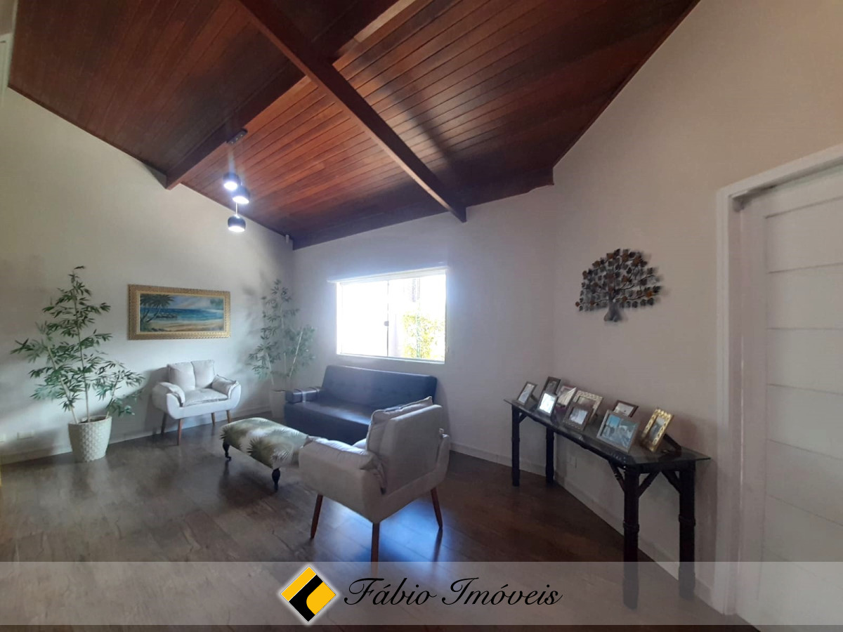 Linda Casa em excelente localização!! – Foto 23