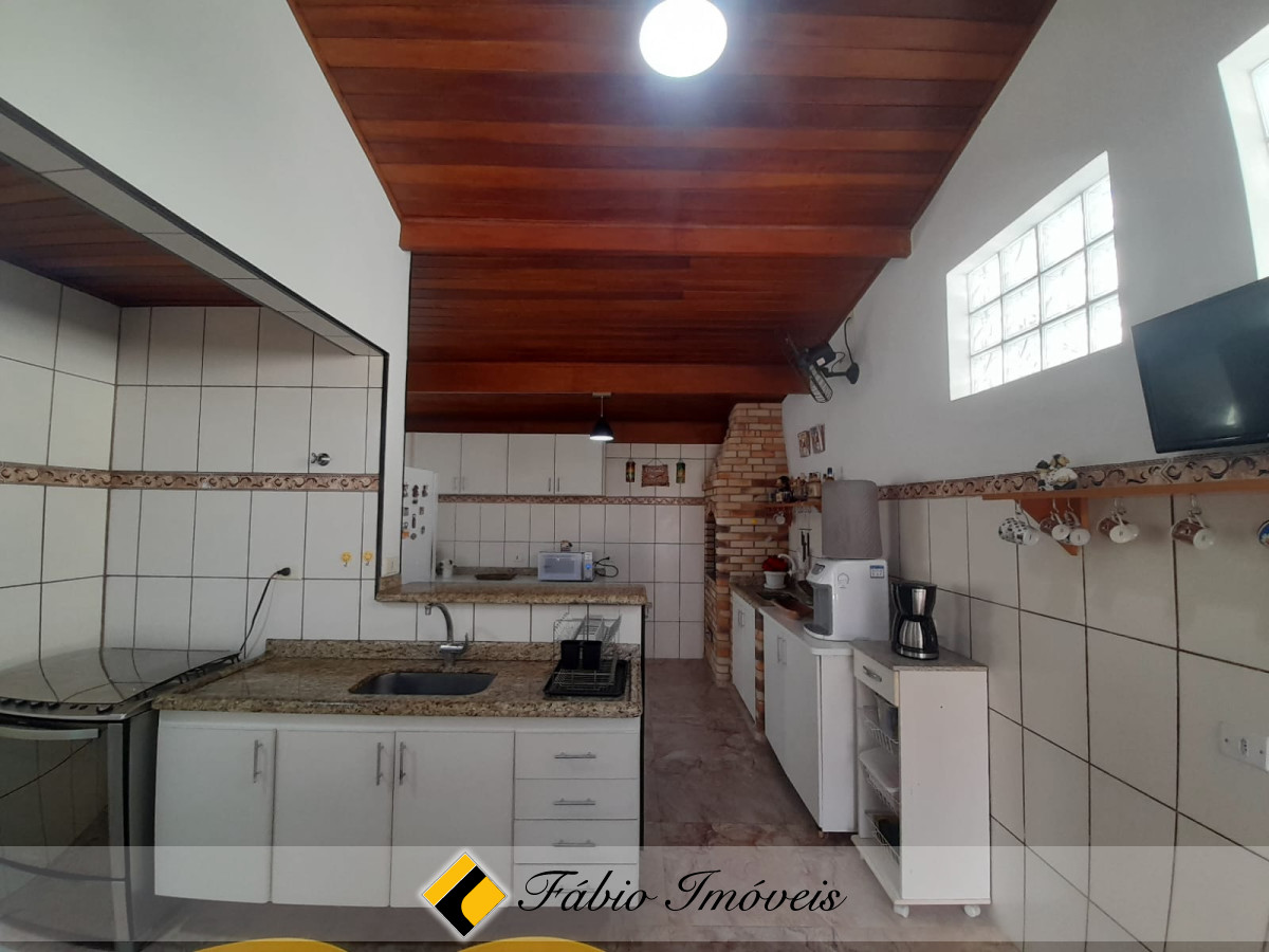 Linda Casa em excelente localização!! – Foto 31