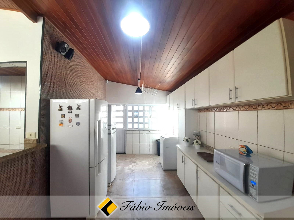 Linda Casa em excelente localização!! – Foto 33