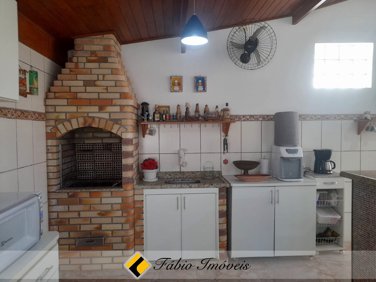 Linda Casa em excelente localização!! – Foto 39