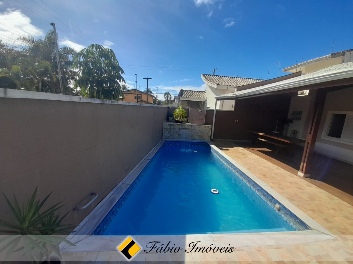 Linda Casa em excelente localização!! – Foto 43