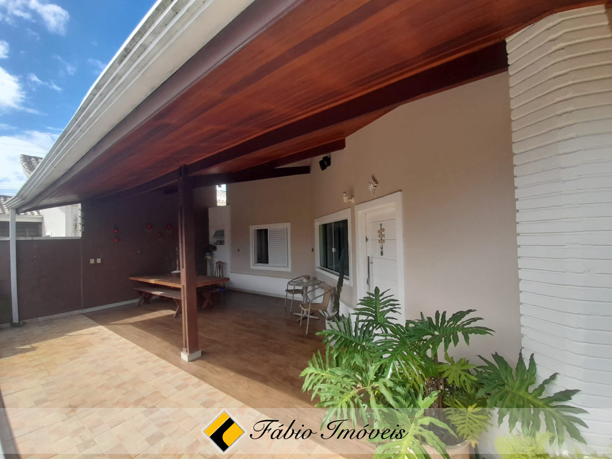 Linda Casa em excelente localização!! – Foto 6