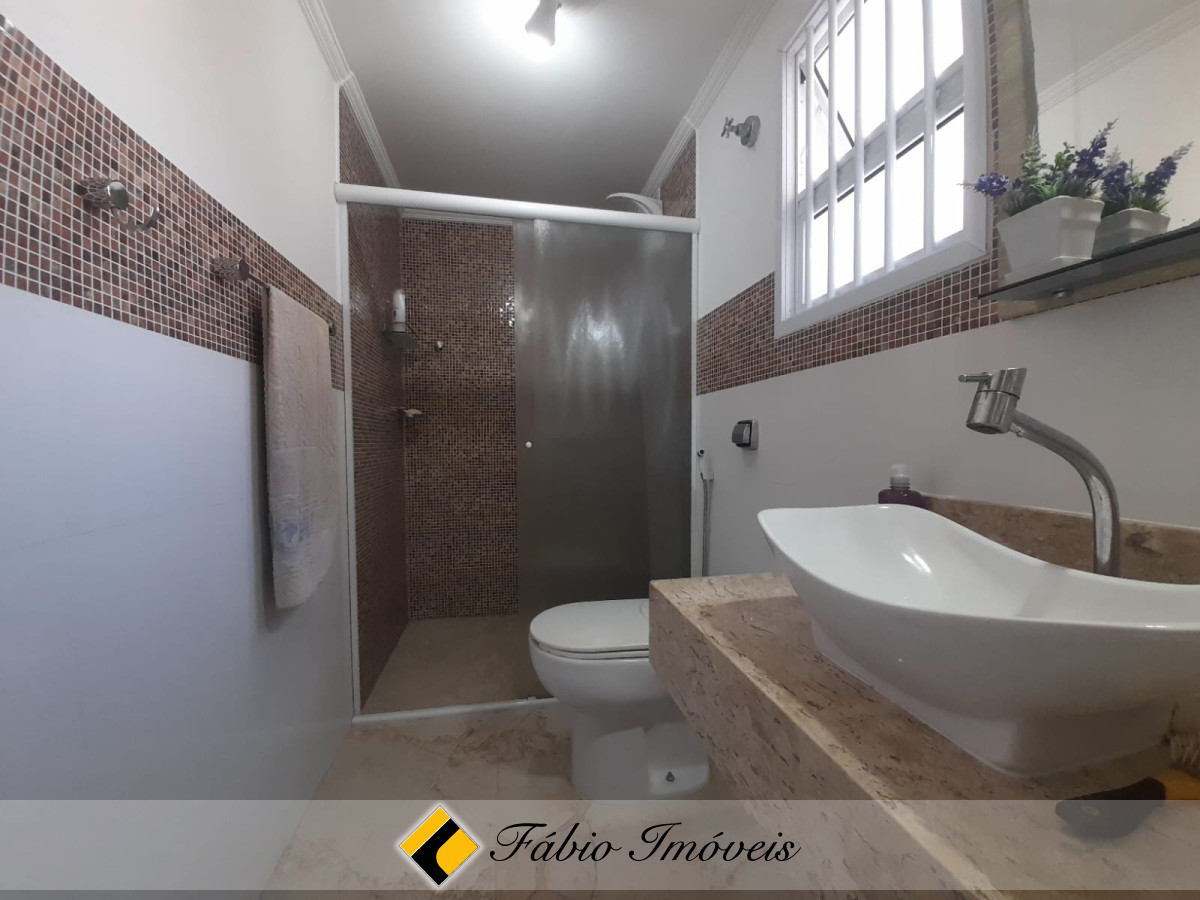 Linda Casa em excelente localização!! – Foto 10