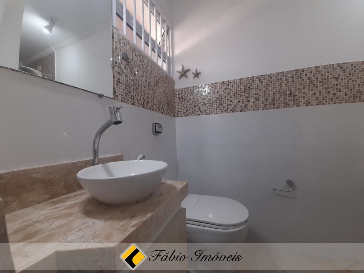 Linda Casa em excelente localização!! – Foto 13