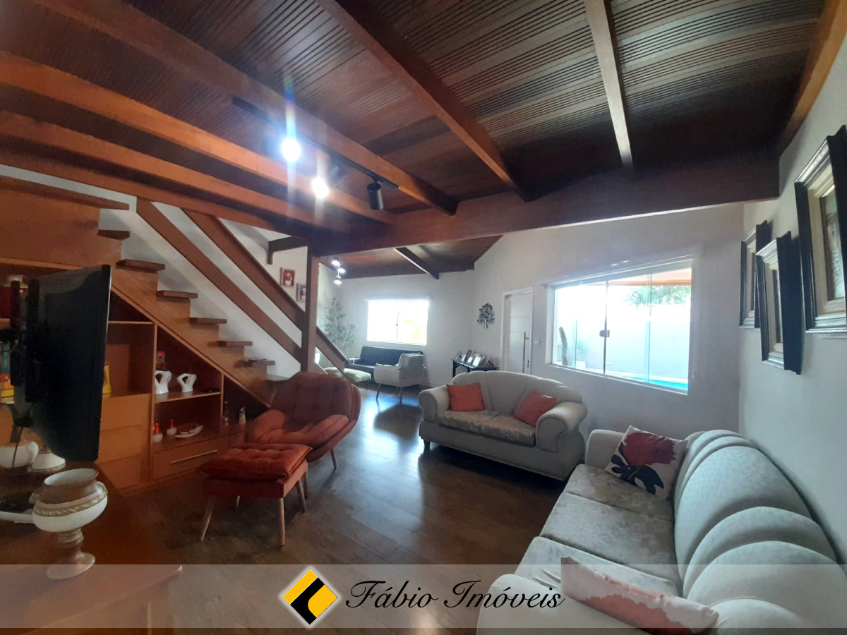 Linda Casa em excelente localização!! – Foto 22