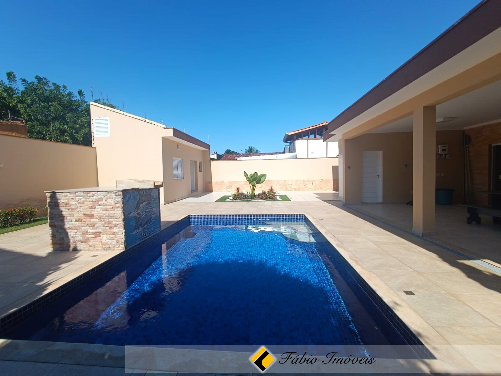 Casa em 2 lotes a apenas 100m do Mar! – Foto 1