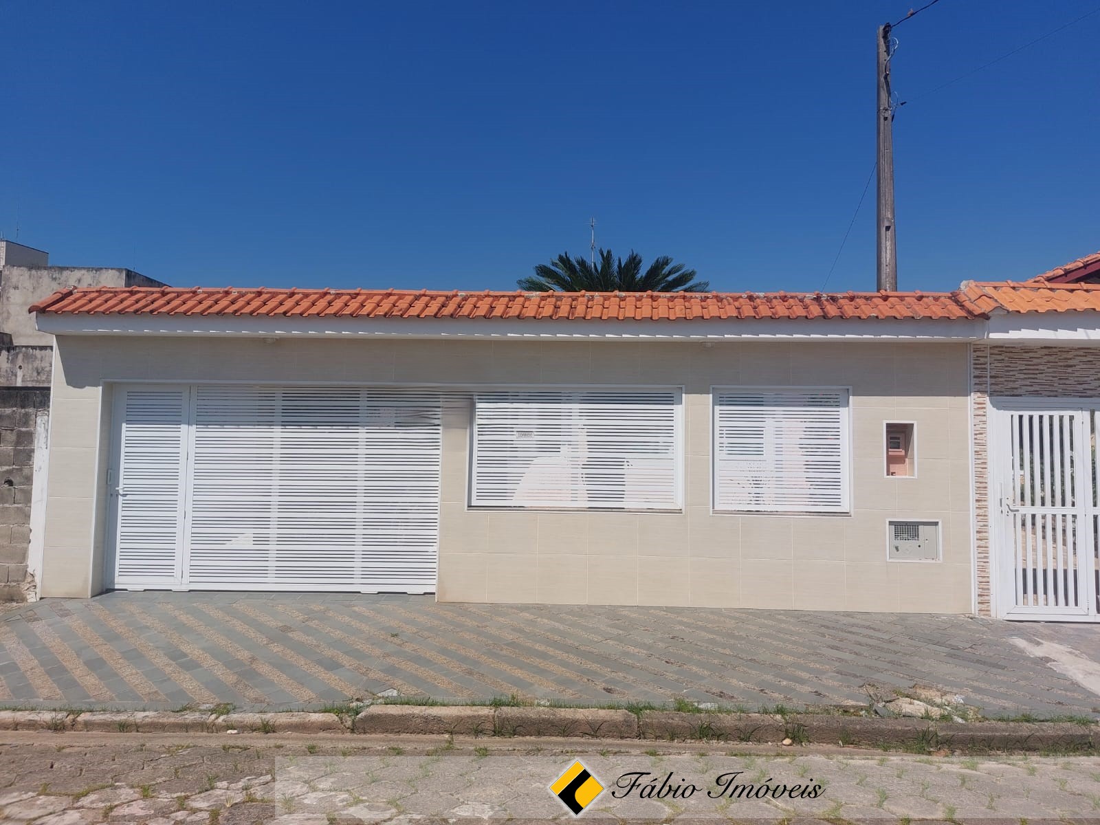 Ótima casa térrea  no Balneário Oásis!