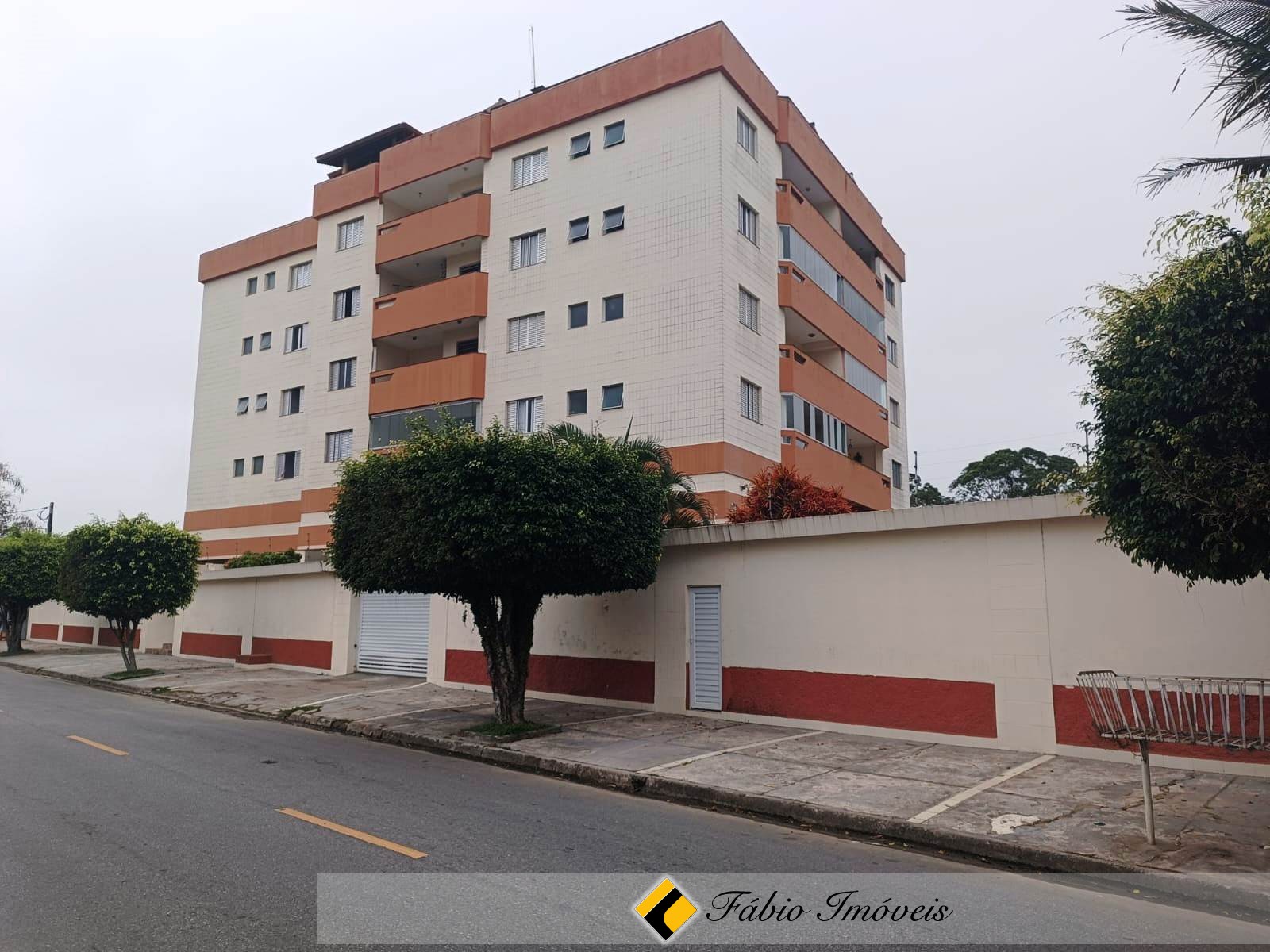 Linda cobertura com piscina a venda em Peruibe!