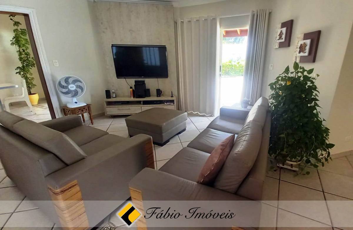 Sobrado  em dois lotes a apenas 100m da praia. – Foto 23