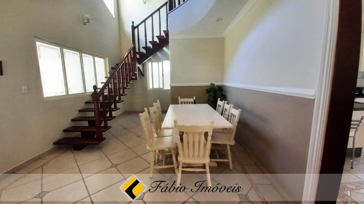 Sobrado  em dois lotes a apenas 100m da praia. – Foto 25