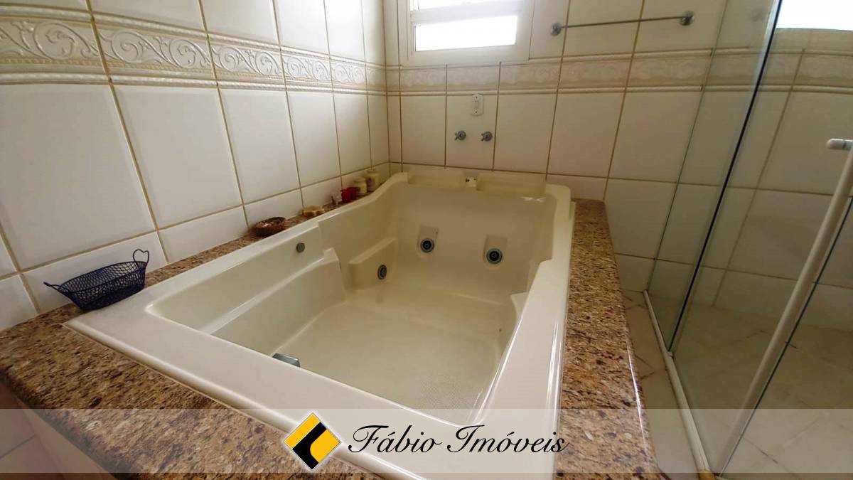 Sobrado  em dois lotes a apenas 100m da praia. – Foto 6