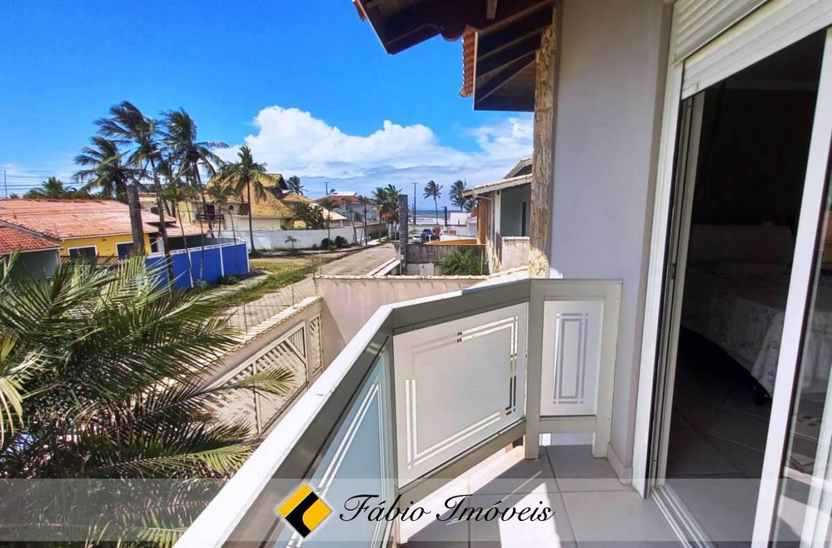 Sobrado  em dois lotes a apenas 100m da praia. – Foto 9