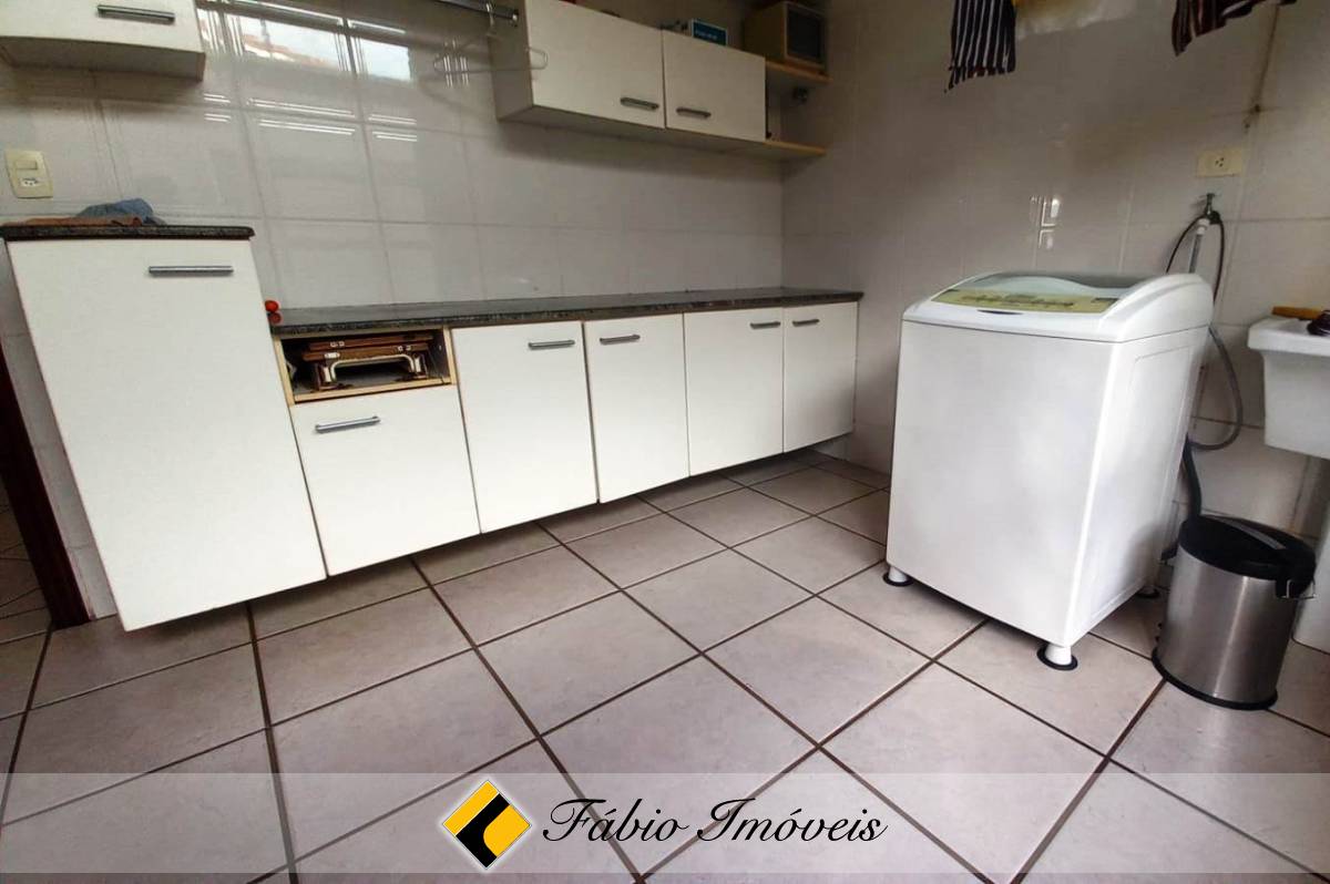 Sobrado  em dois lotes a apenas 100m da praia. – Foto 10