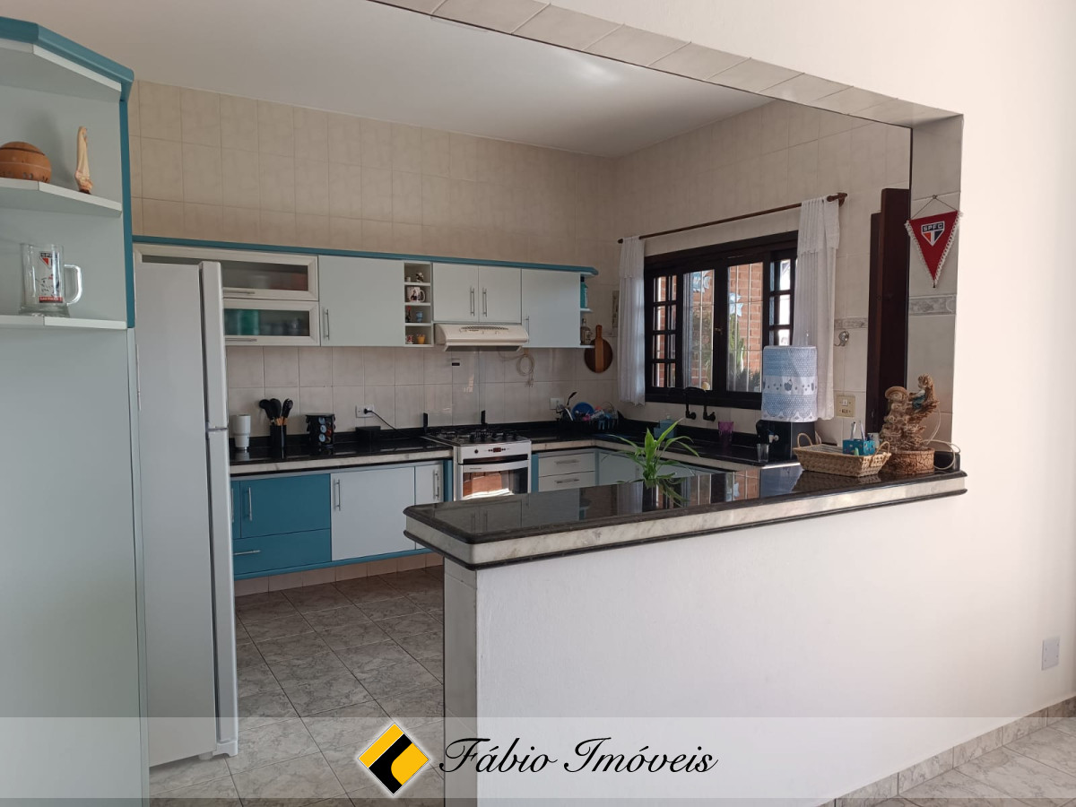 Casa com Piscina e mobiliada em Bairro Nobre! – Foto 9