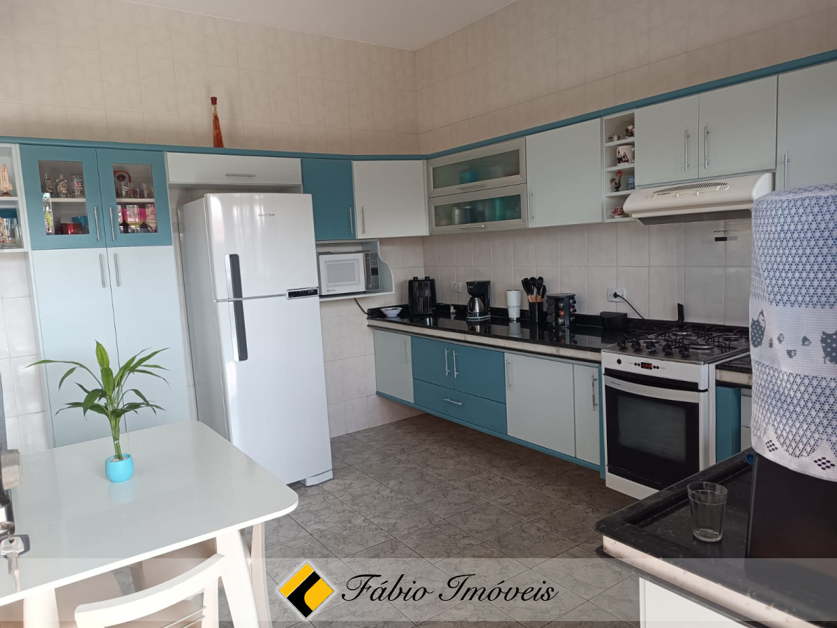 Casa com Piscina e mobiliada em Bairro Nobre! – Foto 10