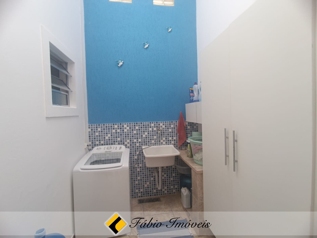 Casa com Piscina e mobiliada em Bairro Nobre! – Foto 11