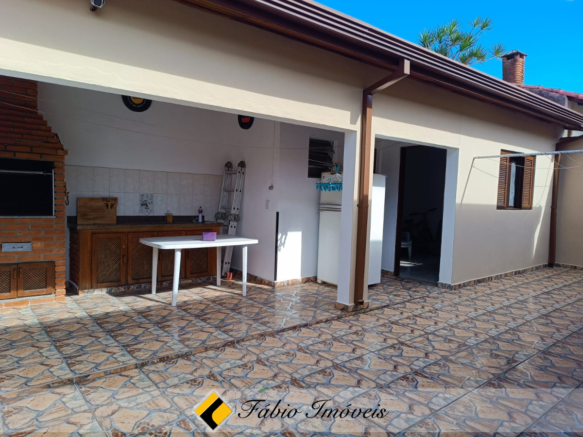 Casa com Piscina e mobiliada em Bairro Nobre! – Foto 22