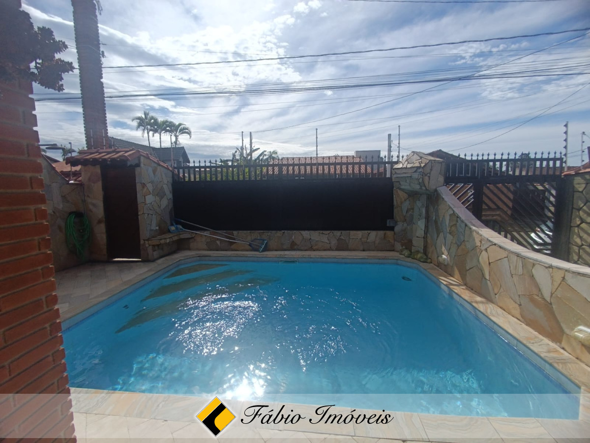 Casa com Piscina e mobiliada em Bairro Nobre! – Foto 24