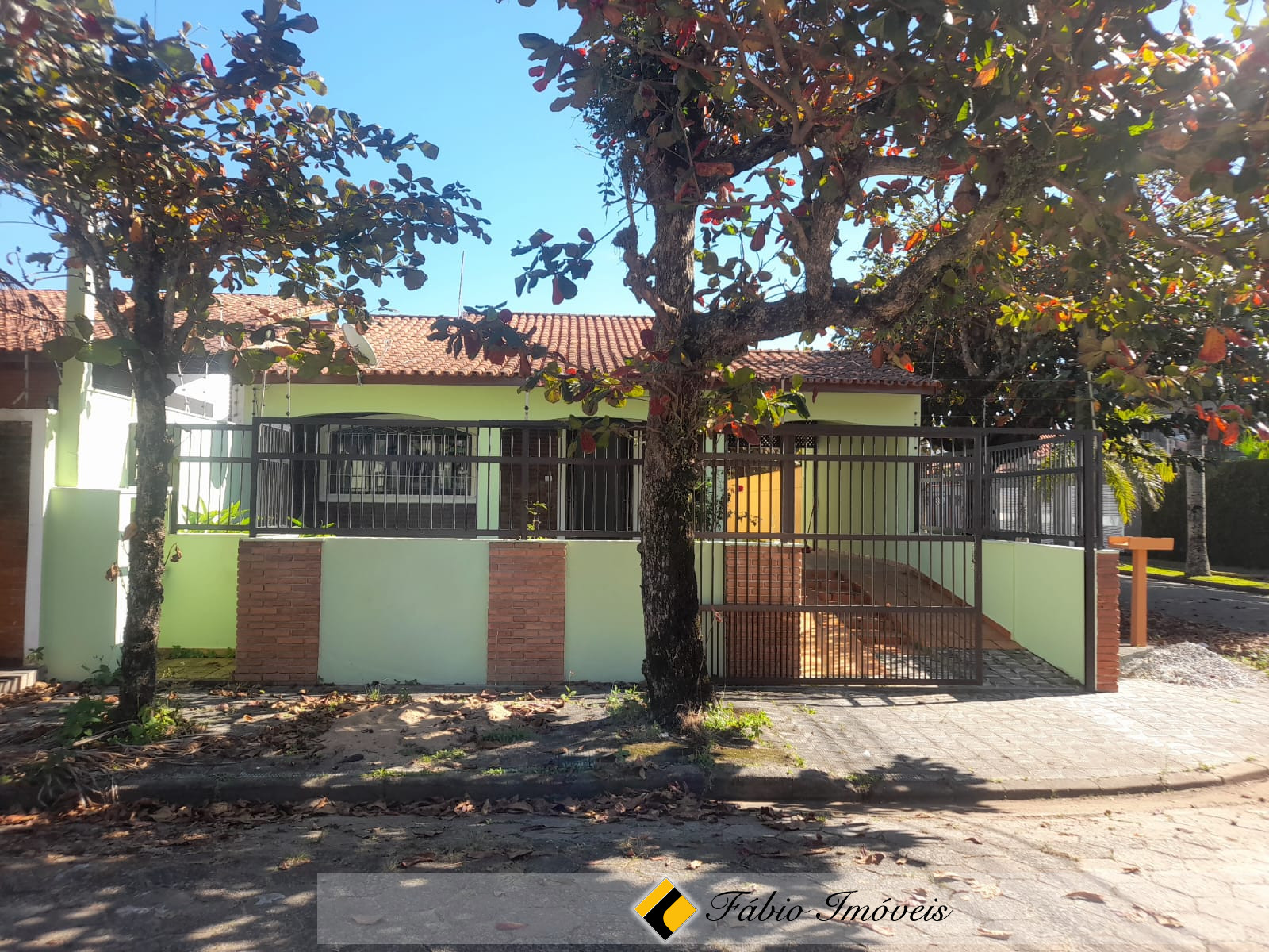 Casa térrea com piscina, próxima a praia!!! – Foto 1