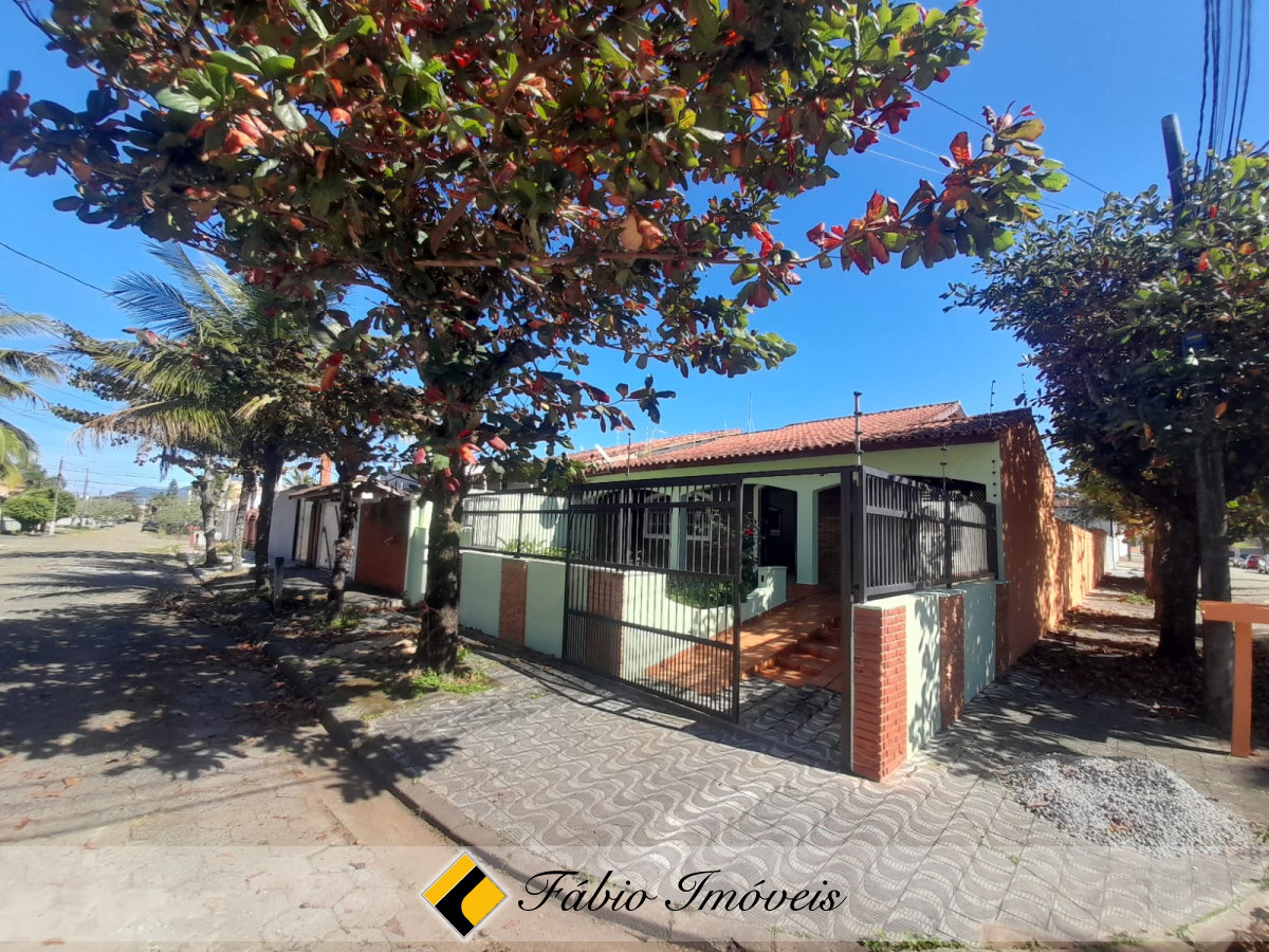 Casa térrea com piscina, próxima a praia!!! – Foto 2