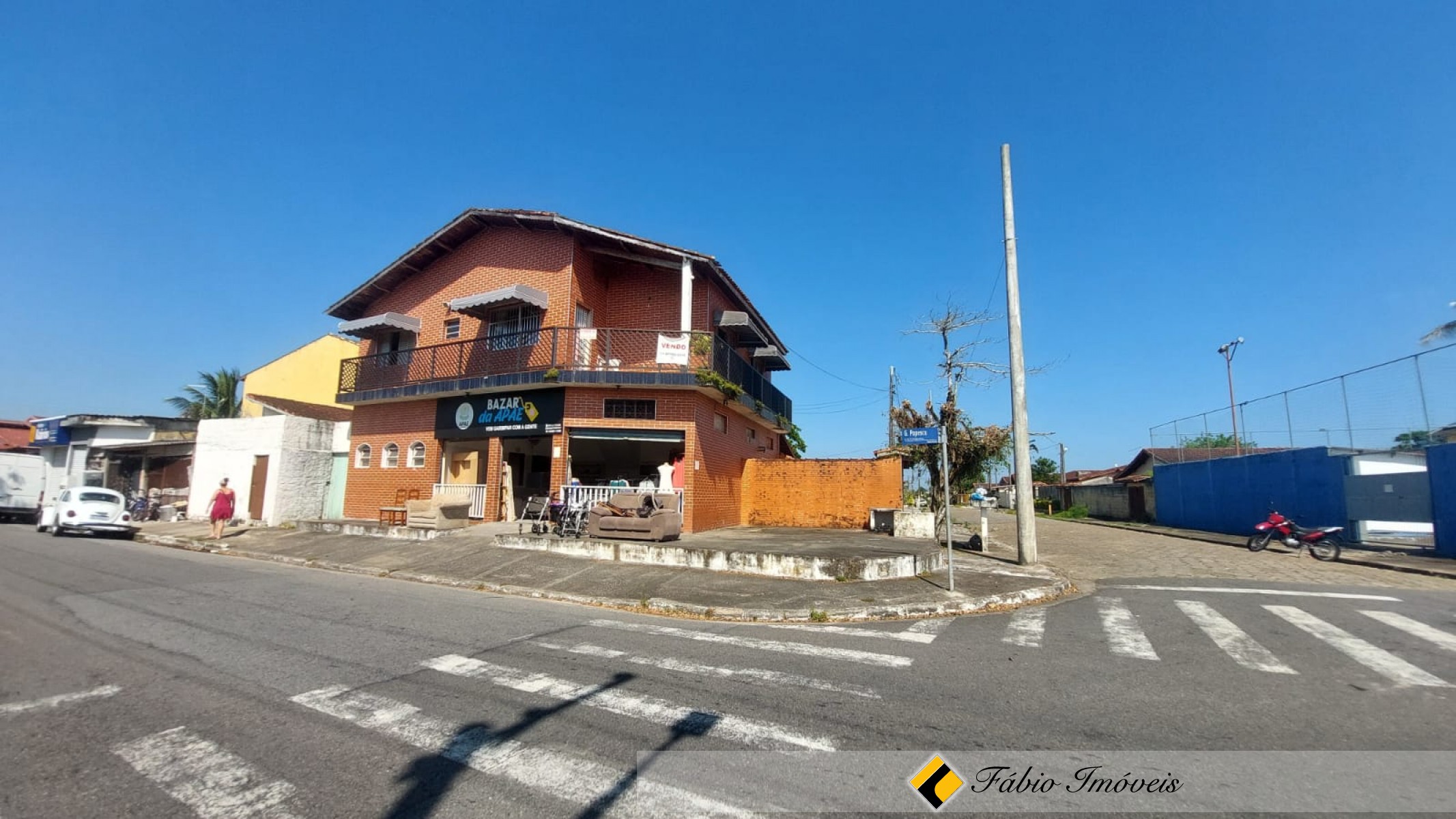 Sobrado com edícula e loja comercial!!