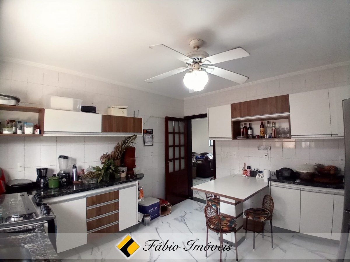 Sobrado com 4 dormitórios em 2 lotes. – Foto 8