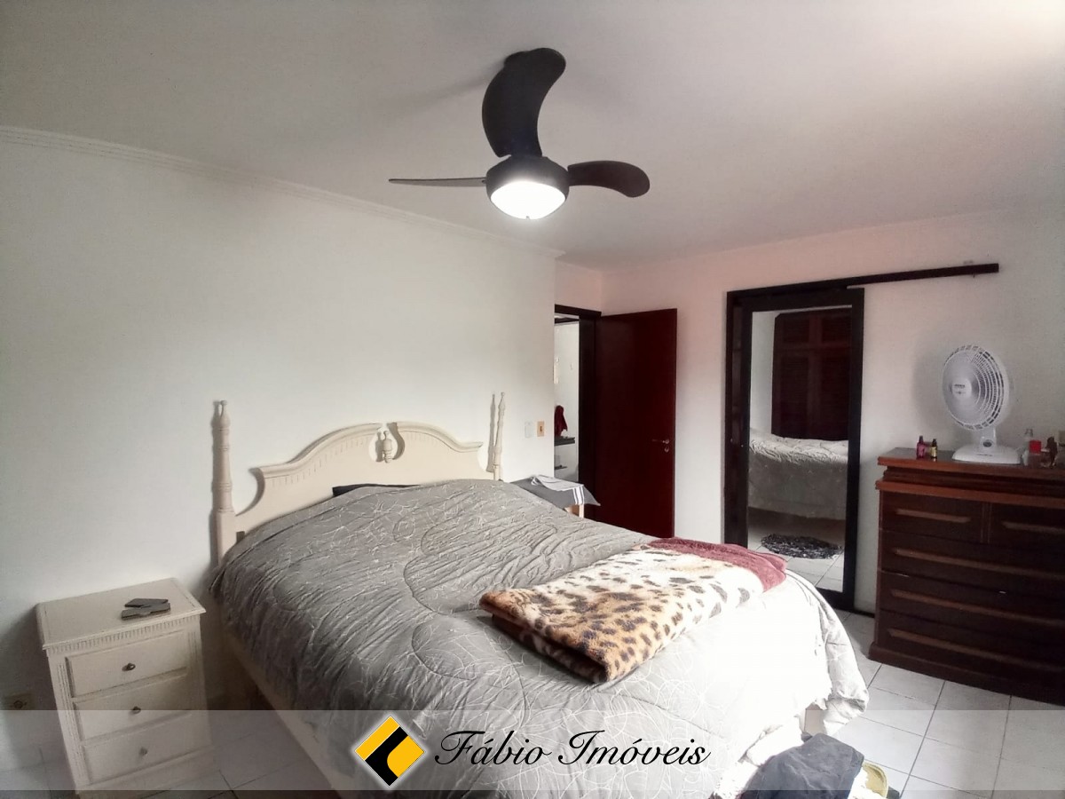 Sobrado com 4 dormitórios em 2 lotes. – Foto 12