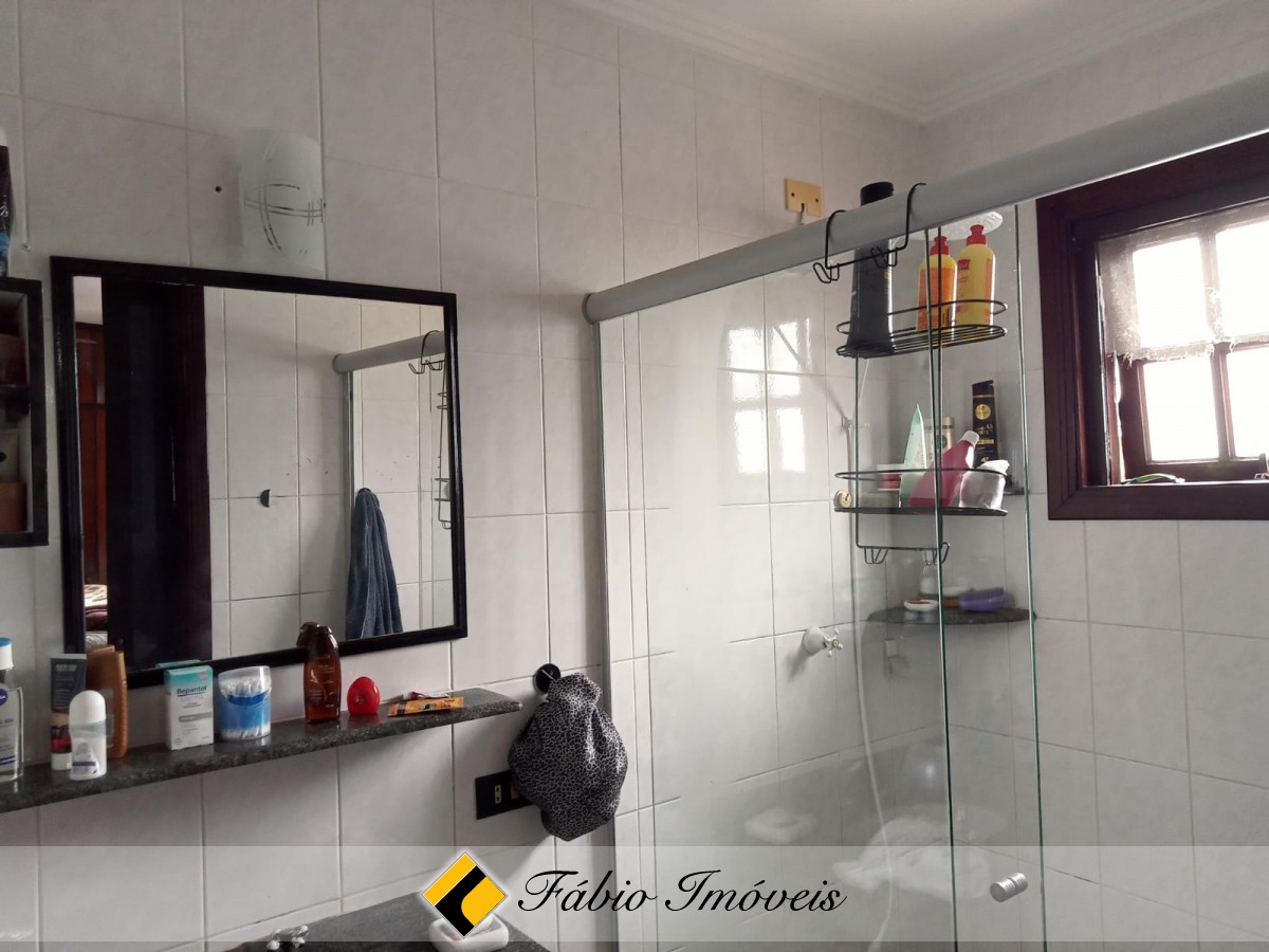 Sobrado com 4 dormitórios em 2 lotes. – Foto 13