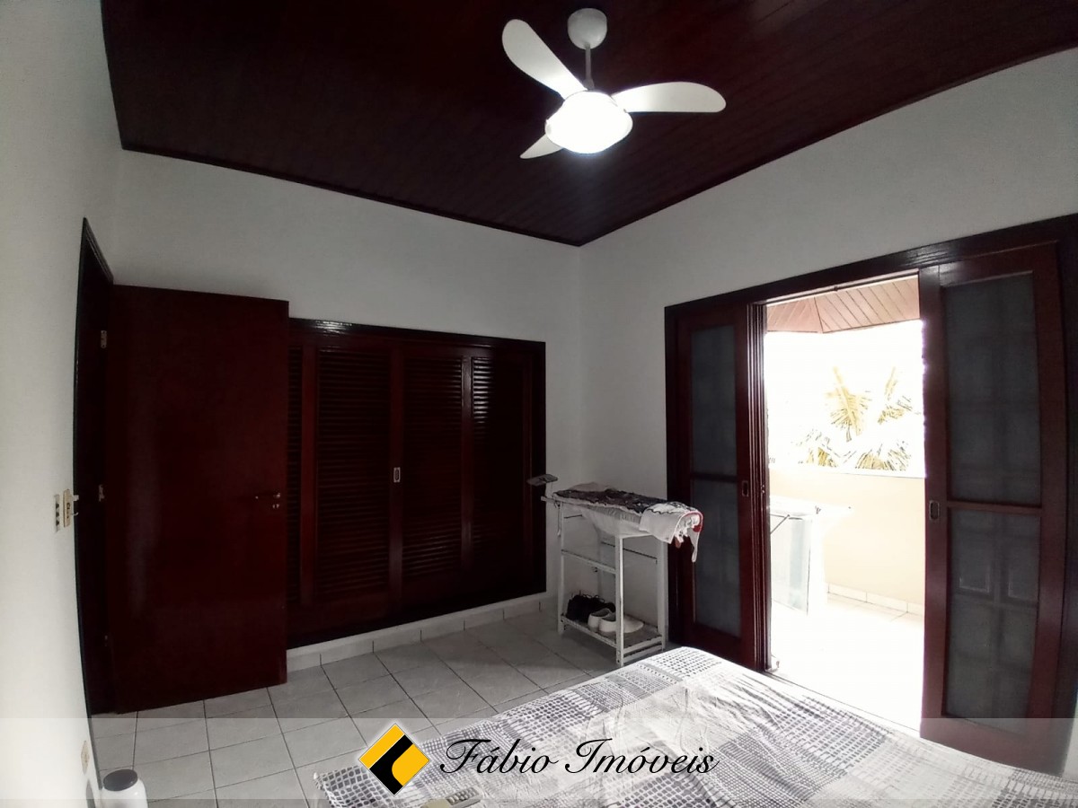 Sobrado com 4 dormitórios em 2 lotes. – Foto 18