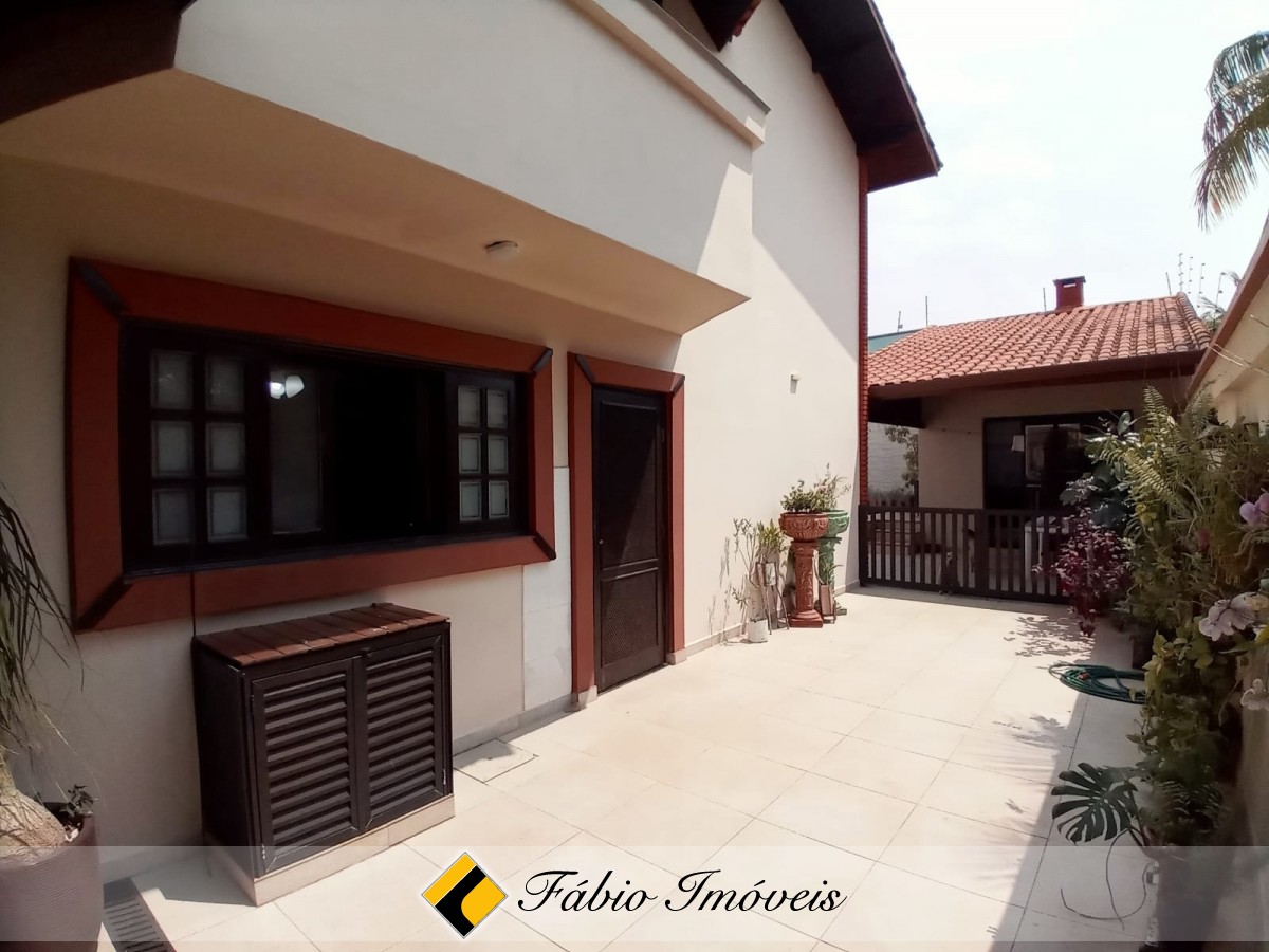 Sobrado com 4 dormitórios em 2 lotes. – Foto 28