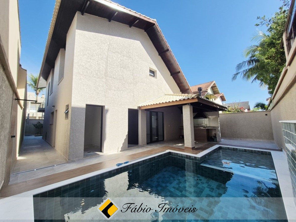 Sobrado em bairro nobre e apenas 40m do mar! – Foto 2
