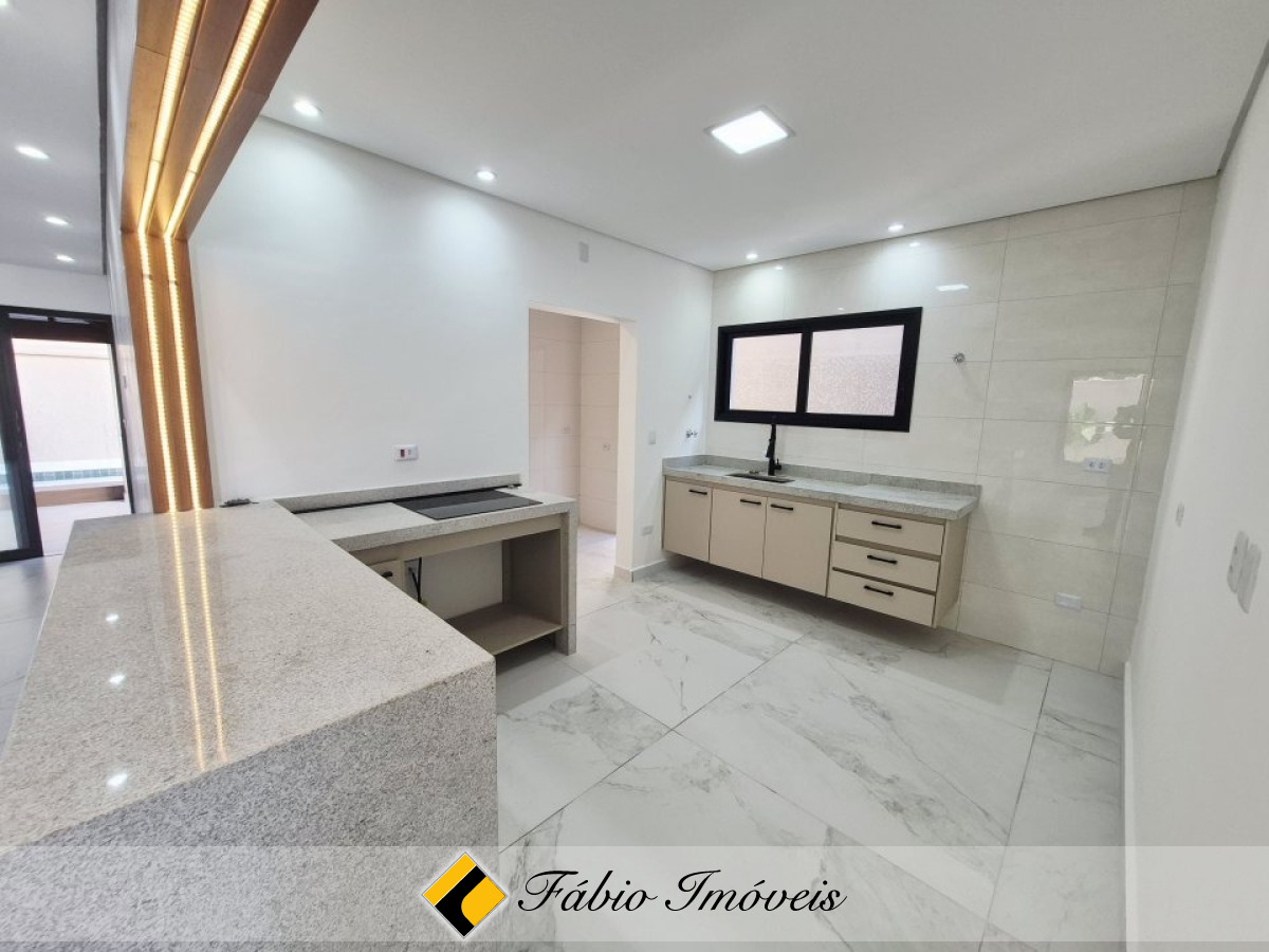 Sobrado em bairro nobre e apenas 40m do mar! – Foto 9