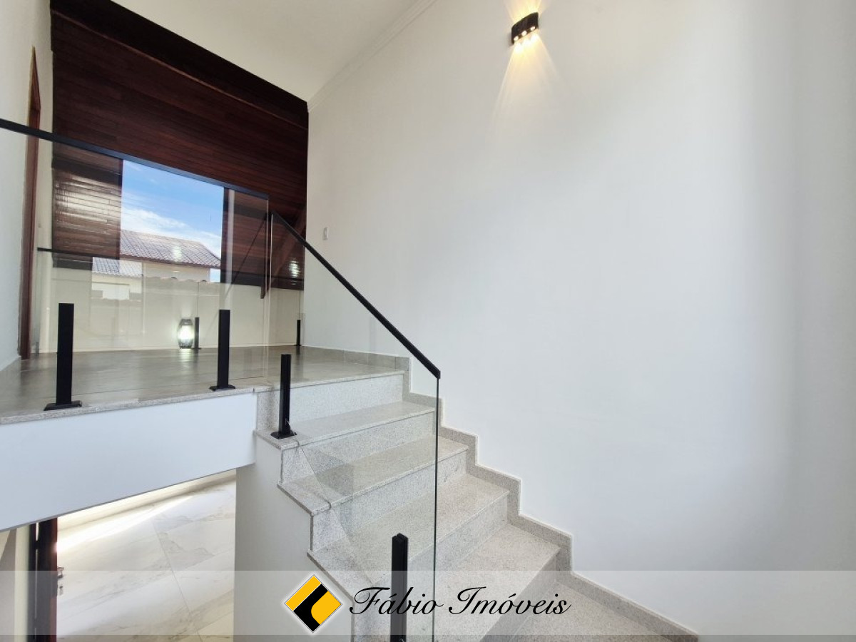 Sobrado em bairro nobre e apenas 40m do mar! – Foto 10