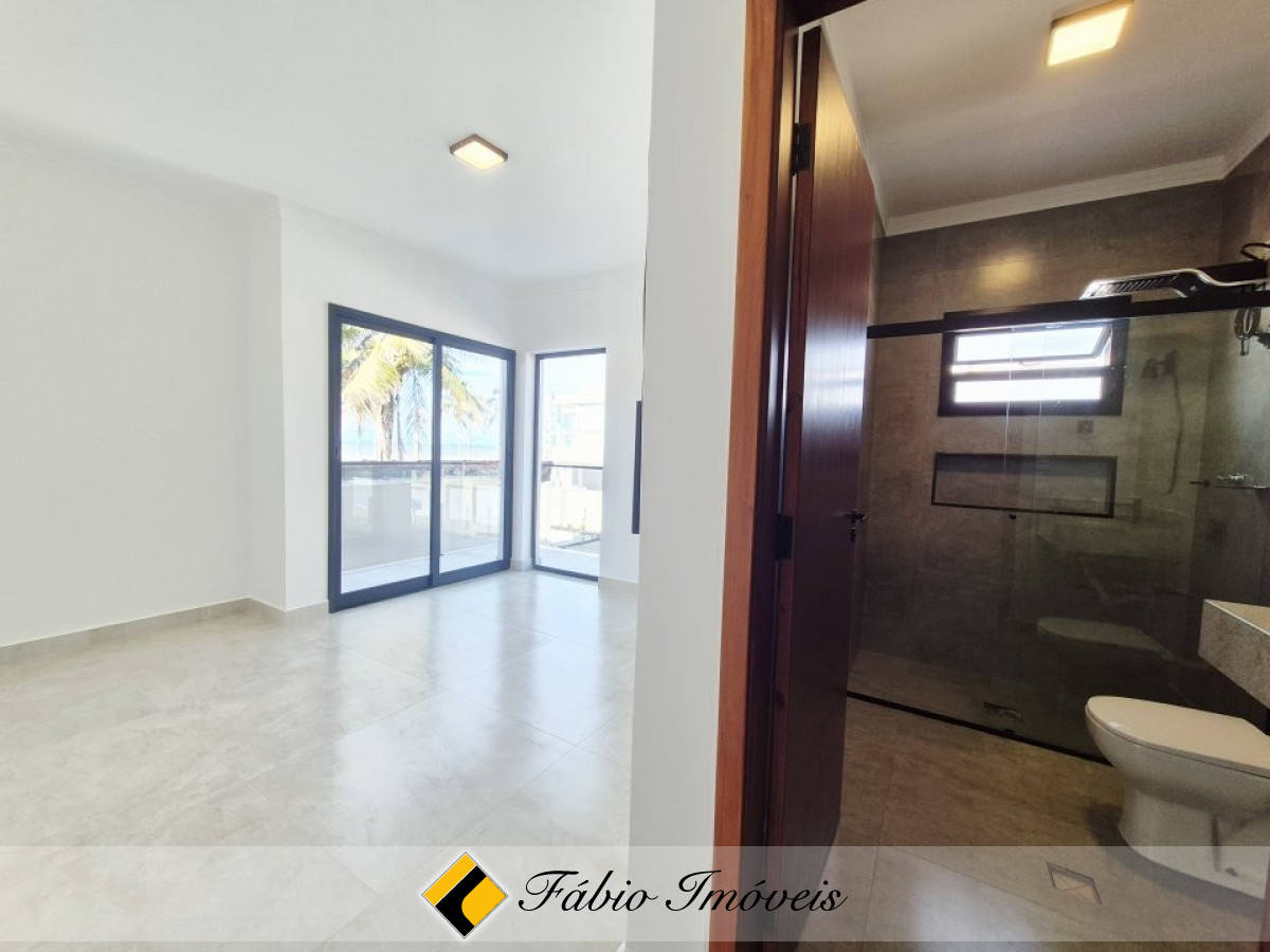 Sobrado em bairro nobre e apenas 40m do mar! – Foto 13