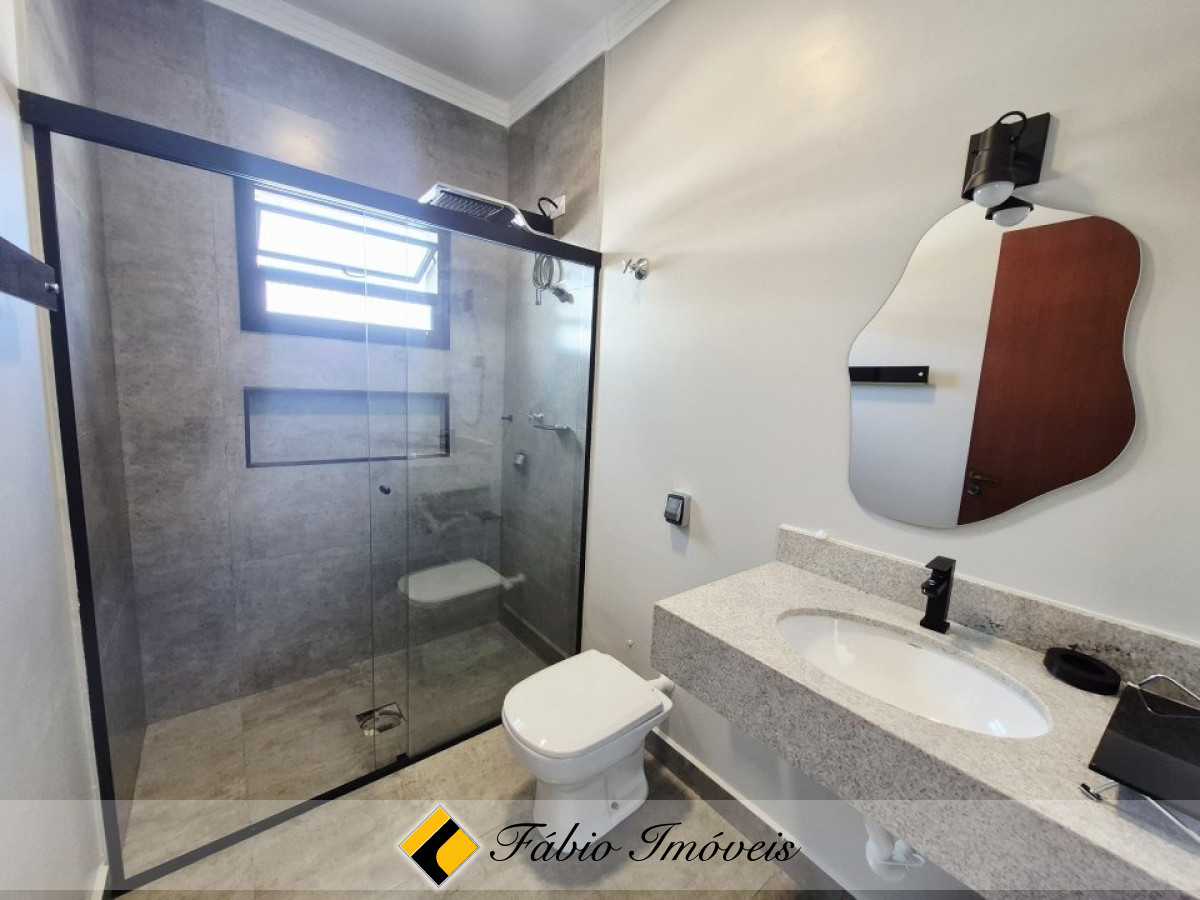 Sobrado em bairro nobre e apenas 40m do mar! – Foto 14