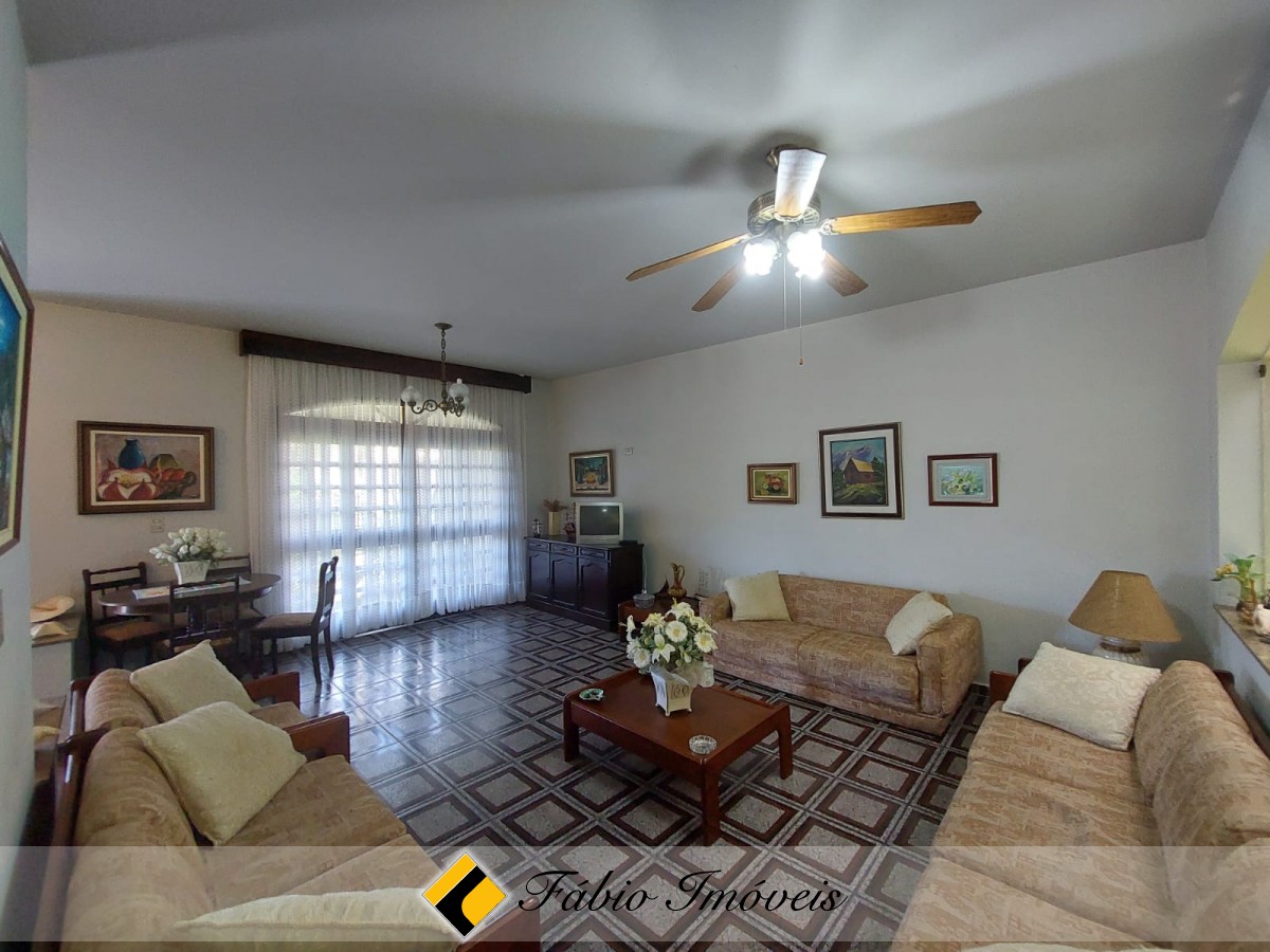 Casa em dois lotes, próxima a praia! – Foto 14