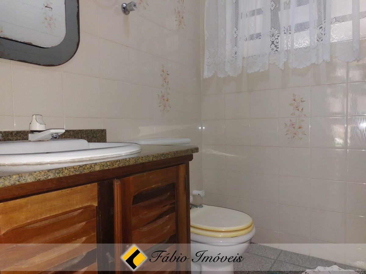 Casa em dois lotes, próxima a praia! – Foto 20