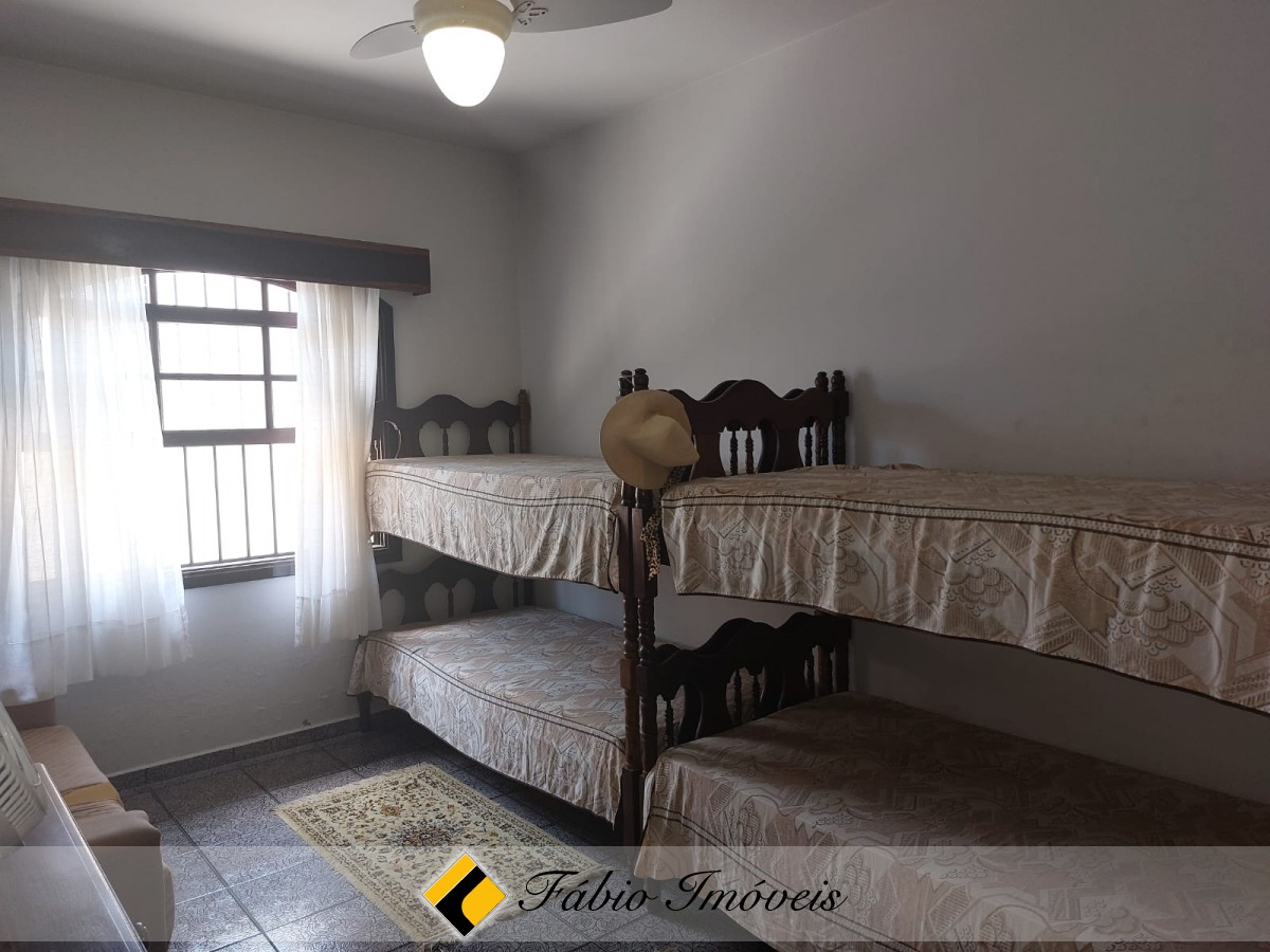Casa em dois lotes, próxima a praia! – Foto 26